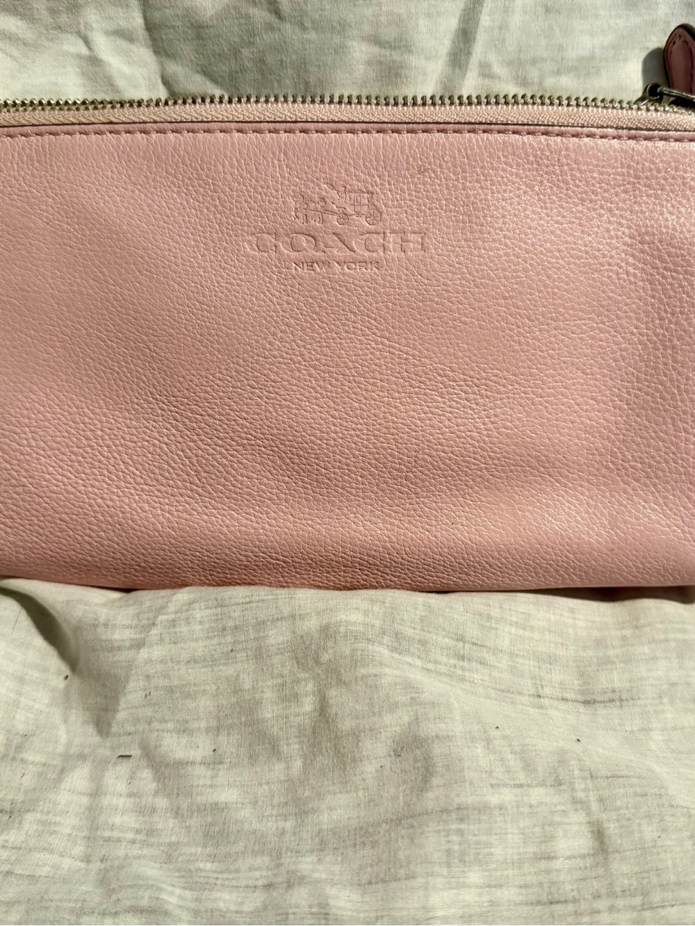 #Vintage Y2K Coach Double Zip Wallet Wristlet
Pebble Leather Pink